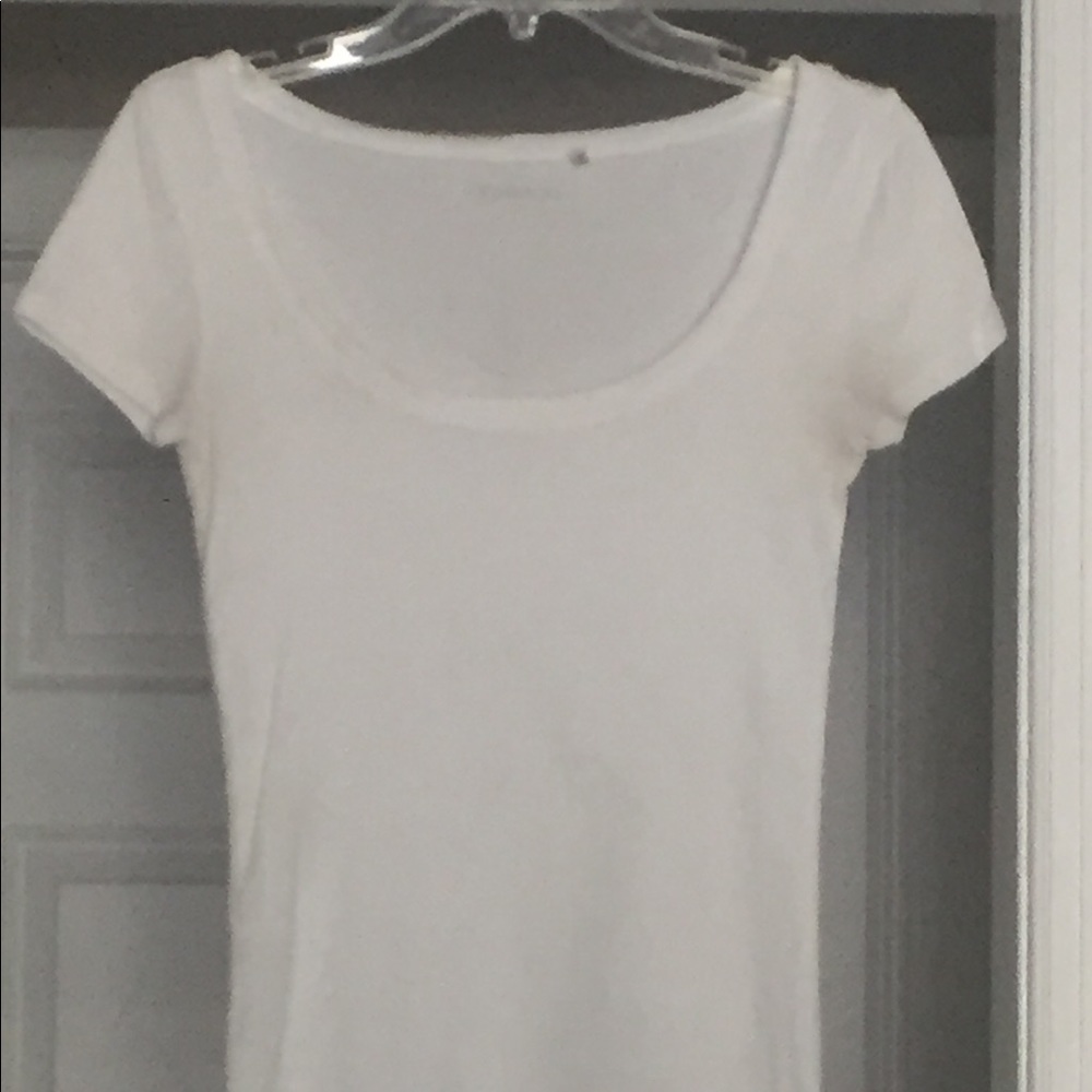 White short sleeve shirt